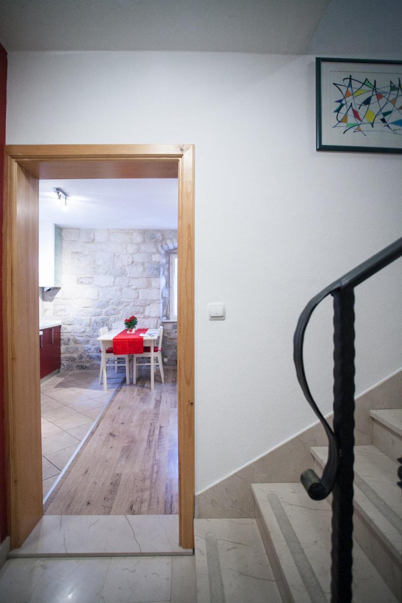 Apartment & Room Ursa Trogir Exteriör bild